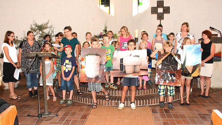 Die Kindergottesdienstkinder bei ihrem Auftritt in der Christuskirche. Foto: Gerhard Schmidt