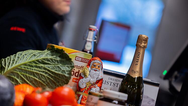 Plätzchen, Fleisch und Co.: Das wird beim Weihnachtseinkauf billiger - und das teurer