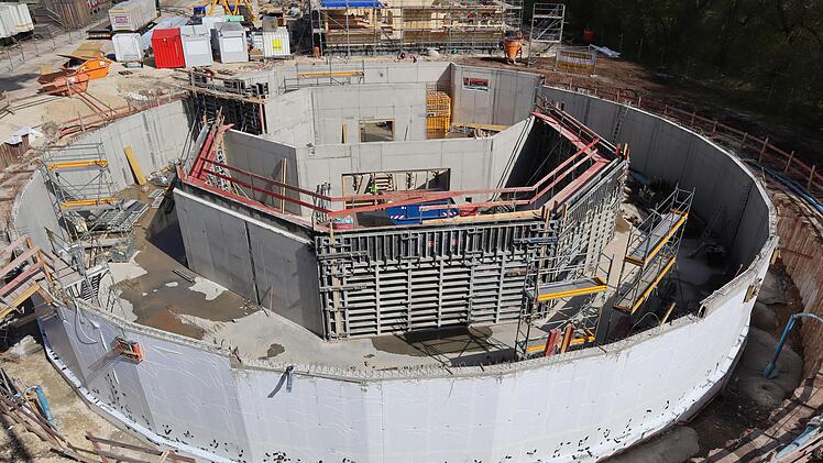 Blick auf die Globe-Baustelle aus luftiger HöheFoto: Nathaly Pensel/Angermüller Bau