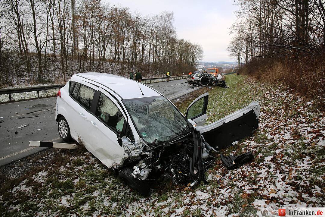Frontalkollision auf B15 bei Döhlau