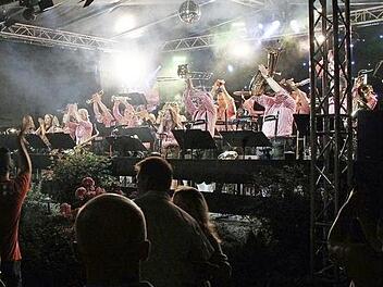 Stimmung auf dem Festplatz mit den Wickendorfer Musikanten im vergangenen Jahr Foto: Uwe Thoma