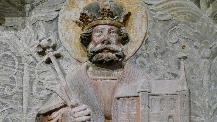 Kaiser Heinrich II., dargestellt im Relief im Merseburger Dom