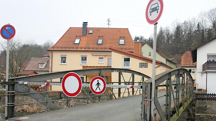 Der Hirtensteg ist für viele Marktrodacher ein wichtiger Verbindungsweg innerhalb der Gemeinde. Seit Januar 2019 ist dieser gesperrt. Nun freut sich der Bürgermeister über die Genehmigung eines vorzeitigen Baubeginns. Foto: Veronika Schadeck