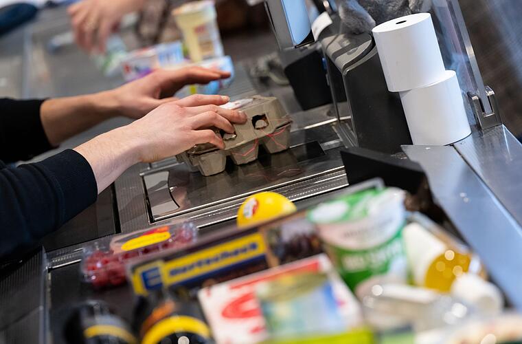 Verdi fordert Lohnplus im Handel - HDE warnt vor Jobabbau