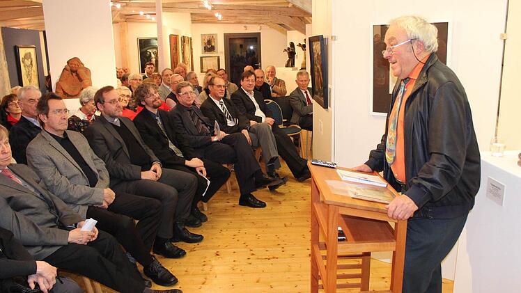 Horst Miekisch bei seinem Vortrag in Neunkirchen