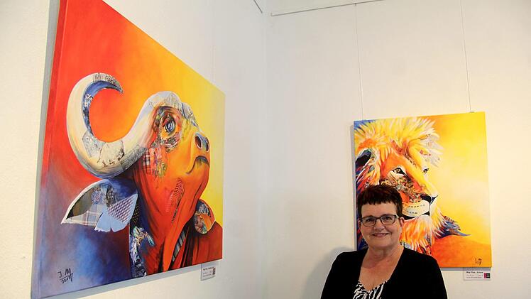 Ilonka Münsterer-Maa vor ihren beiden Siegerbildern.Richard Sänger