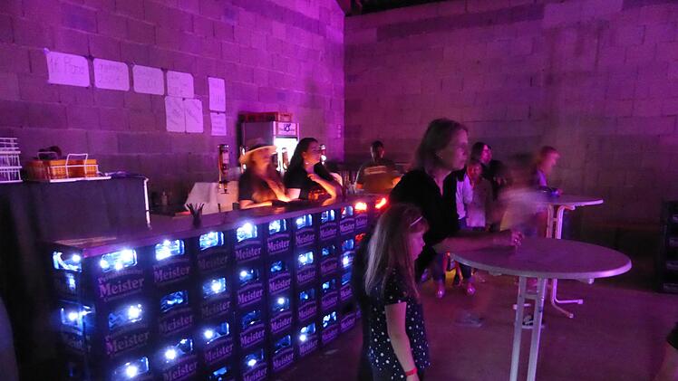 Dorfparty mit den "Chili Roses" Foto: privat