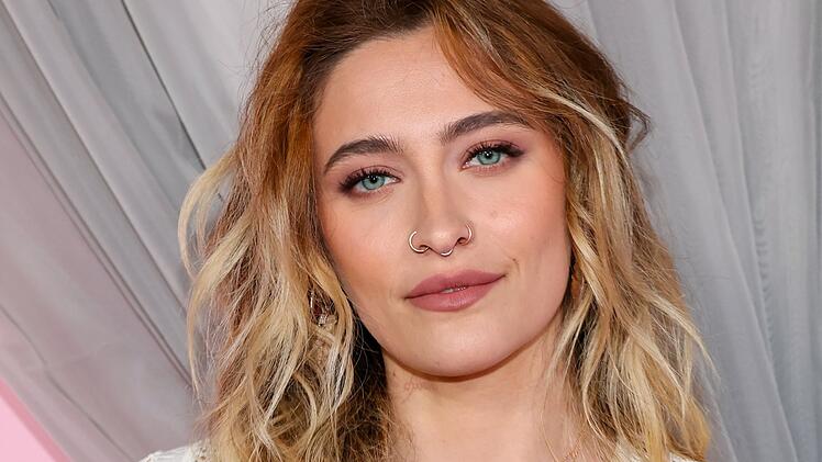 Paris Jackson ist die Tochter des 2009 verstorbenen Popstars Michael Jackson.