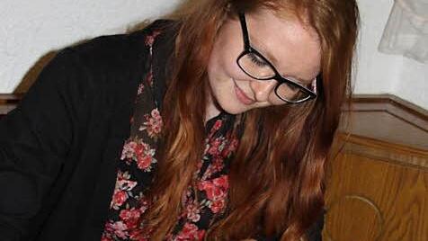 Lisa Schor hat sich nicht nur der Politikwissenschaft, sondern auch der Kommunalpolitik verschrieben  Fotos: Ralf Kestel