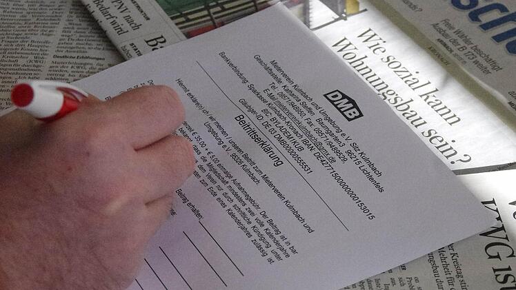 Nach den vielen Schlagzeilen um ihre Wohnungen stand für zahlreiche Mieter schon am Mittwochabend fest, dass sie einem Mieterverein beitreten wollen. Foto: Marco Meißner