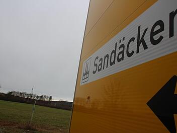 Der neue Baywa-Standort soll im Gewerbegebiet Bertelsweiher, südlich des bestehenden Gebietes Sandäcker, gebaut werden. Foto: Ronald Heck/Archiv