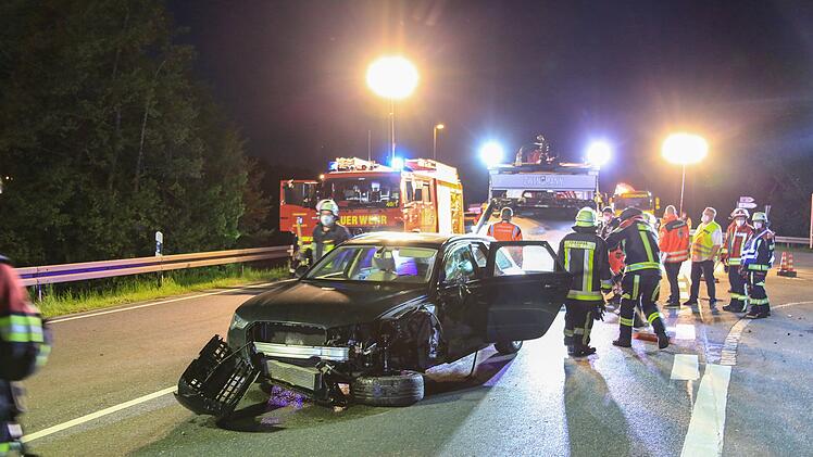 Unfall auf B173 bei Oberlangenstadt: Vier Menschen verletzt