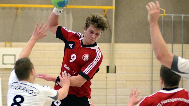 Der 19-jährige Marco Loncar (rechts) überzeugte auf ganzer Linie und war erfolgreichster Torschütze bei der TSH. Foto: herzopress