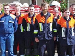 Feuerwehrleute aus Wolfsdorf und Grundfeld absolvierten die Leistungsprüfung. Foto: Thomas Hümmer