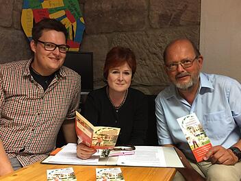 Sie setzen sich dafür ein, dass das Jugendtagungshaus Weihermühle bei Mainleus zur Jugendbildungsstätte ausgebaut wird: (von links) Diakon Stefan Ludwig, Landessynodalin Christina Flauder und Dekan Thomas Kretschmar. Foto: Jürgen Gärtner