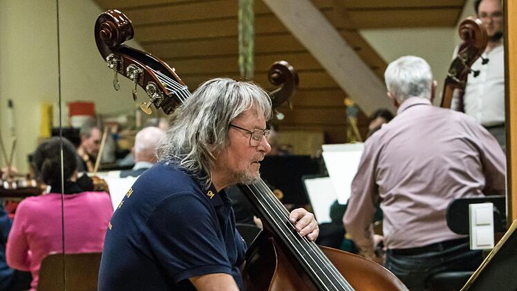 Proben-Impressionen mit dem Orchester der Gesellschaft der Musikfreunde NeustadtFoto: Jochen Berger