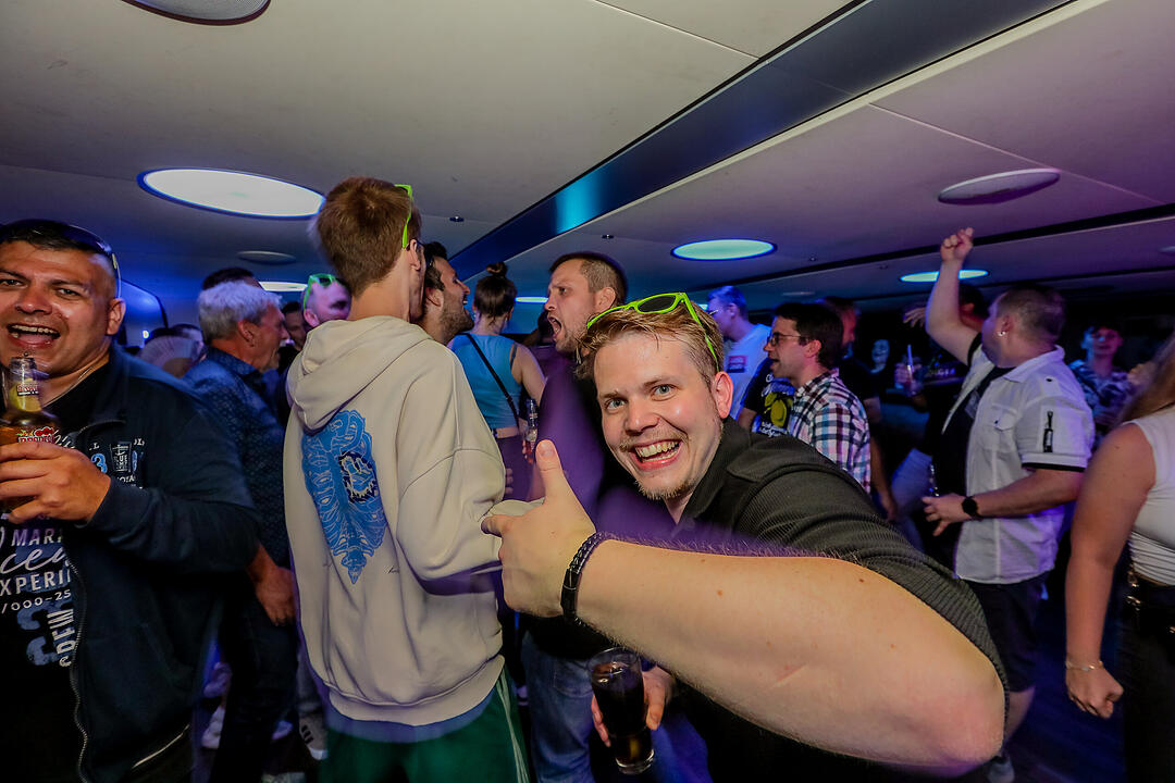 Auf drei Decks wurde richtig gefeiert!