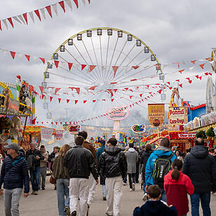 Mehr als 150 Buden und Attraktionen!