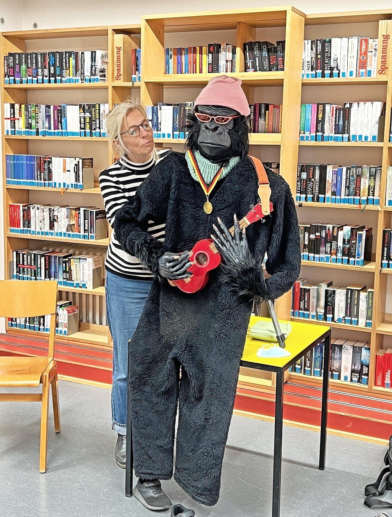 Warum Meike Haas einen Gorilla dabei hat