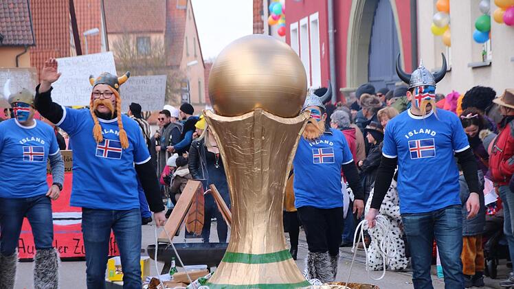 Faschingszug in Poppenlauer.Heike Beudert