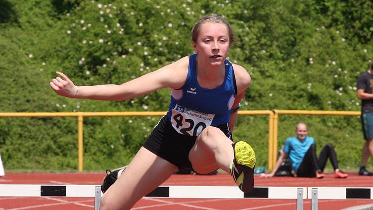 Als Zweite der W15 verpasste Charlotte Haase vom TSV Bad Kissingen nur knapp den Sieg über die 80 Meter Hürden.