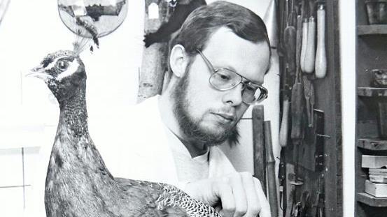 Frank Reißenweber als Praktikant in den 80er Jahren im Naturkundemuseum.