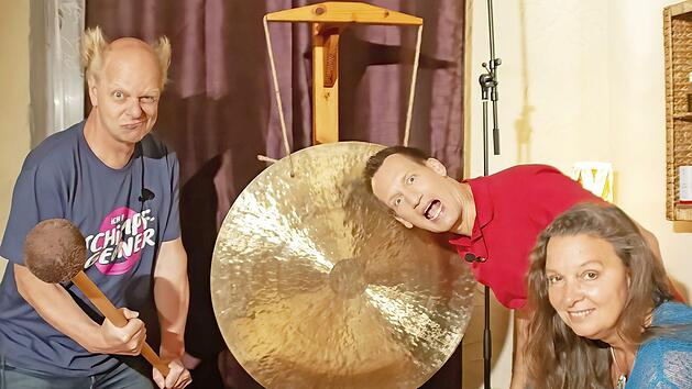 Atze Bauer, J&ouml;rg Kaiser und Judith Beuschel (von links) lassen es krachen.