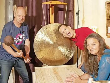 Atze Bauer, Jörg Kaiser und Judith Beuschel (von links) lassen es krachen.
