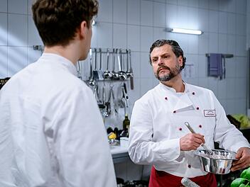 Sinan (Roberto Capasso, links) und Fernando (Manuel Cortez) sind bald als neue Figuren bei "Sturm der Liebe" dabei.