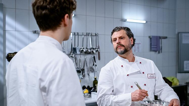 Sinan (Roberto Capasso, links) und Fernando (Manuel Cortez) sind bald als neue Figuren bei "Sturm der Liebe" dabei.