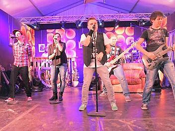 Voll bei der Sache: Auftritt in Eggolsheim. Foto: Mathias Erlwein