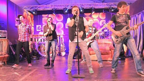 Voll bei der Sache: Auftritt in Eggolsheim. Foto: Mathias Erlwein