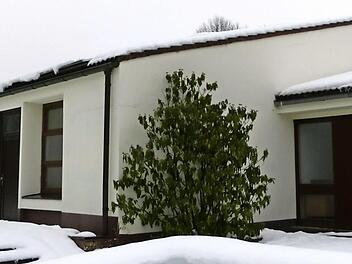Im vorderen Teil der ehemaligen Guttenberger Schule (Eingang und erster Klassenraum) wird der Dorftreff seinen Platz finden. Foto: Wulf