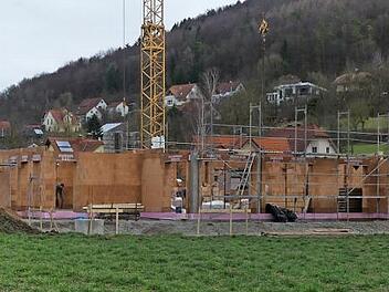 Das erste Gebäude am Schlehenweg entsteht schon. Foto: Paul Pöhlmann