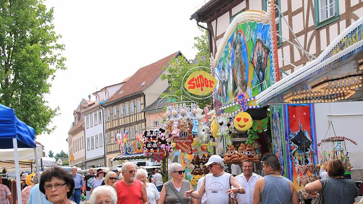 Markttreiben beim Stadtfest. Foto: Heike Beudert