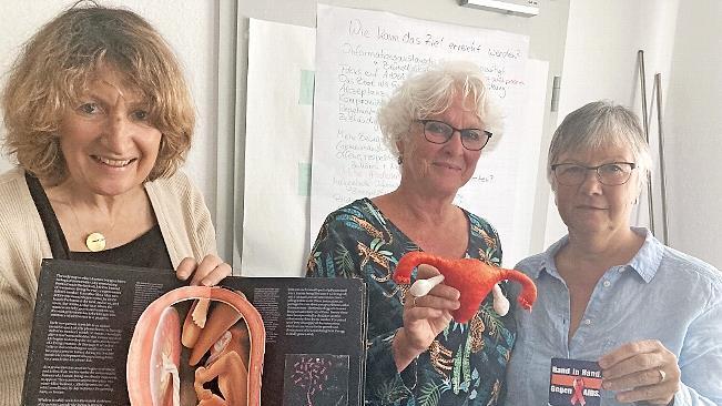 Die Drei von der Beratungsstelle: Imke Böger-Troll, Tina Kosuch und Ulrike Heinze-Zelger (Leitung). Wenn's um Fragen der Schwangerenberatung oder Aufklärung geht, wissen die Sozialpädagoginnen immer eine Antwort.
