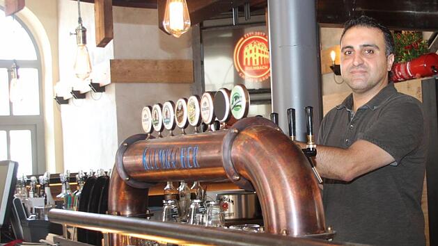 Afshin Javashi f&uuml;hrt die "Alte Feuerwache", die nach ihrer Wiederer&ouml;ffnung in der Kritik steht. Foto: Alexander Hartmann