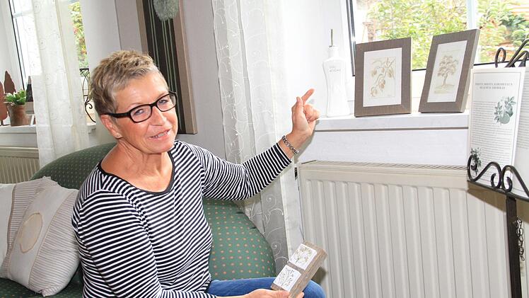 Unter  dem Motto  "Kontraste im Bilderzimmer" stellt die Weismainer Malerin Elfriede Dauer  vom Freitag, 13., bis Sonntag, 15. Oktober, ihre Werke vor.    Gerda Völk