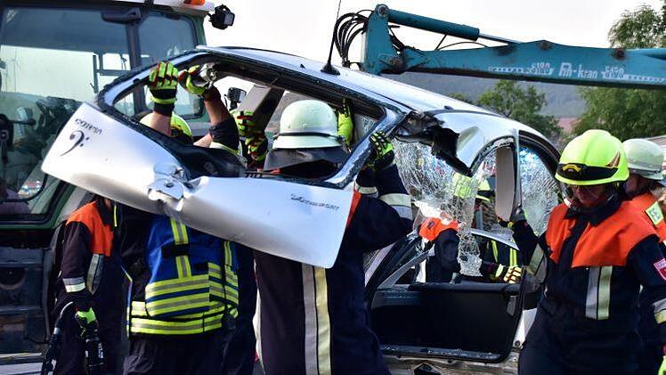 &Uuml;bung der N&uuml;dlinger Feuerwehr in den sogenannten Serpentinen. Mit dabei: Die Wehren aus Haard und Aschach. Steffen H&uuml;mmler