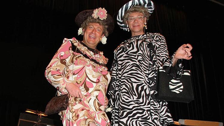 Als Waltraud und Mariechen sind Volker Heißmann und Martin Rassau bekannt geworden und begeisterten mit ihrem Auftritt auch das Publikum in der Dr.-Stammberger-Halle.
