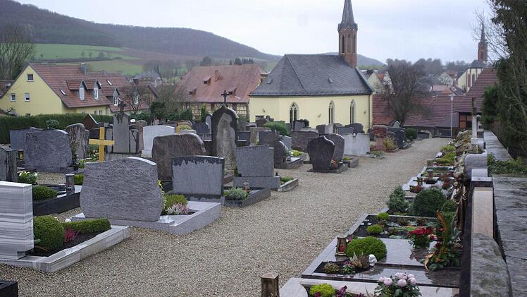 Eine umfassende Umgestaltung erhält der Euerdorfer Friedhof, der den Markt allerdings dazu zwingt andere Sanierungsmaßnahmen zu verschieben.  Foto: Winfried Ehling