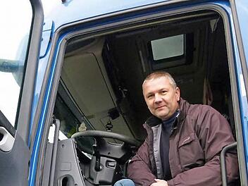 My Truck is my Castle: Jaroslaw Gonza muss Weihachten fern der Heimat im Führerhaus verbringen.