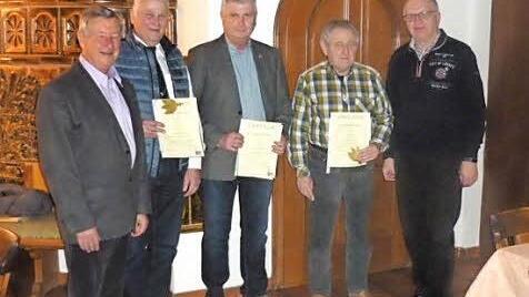 M&aacute;t&eacute; Mor&eacute;, Franz Mainusch, Josef Kohlmann, Bernhard H&ouml;hn und Gerhard Kummerer (v .l.)  Foto: privat