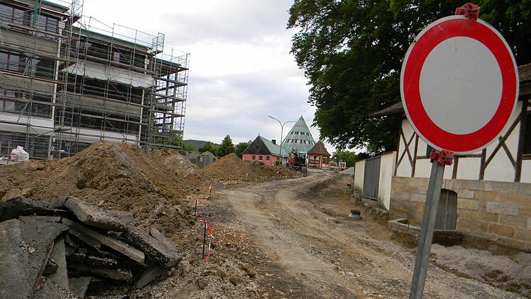 Die künftige Buswendeschleife an der Eggolsheimer Grundschule Fotos: Lengenfelder