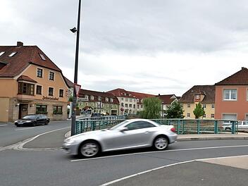 An der Straßengabelung Bamberger Straße/Angerstraße in Bad Staffelstein gibt es jetzt gleich vier Einkehrmöglichkeiten auf engem Raum. Foto: Dominic Buckreus