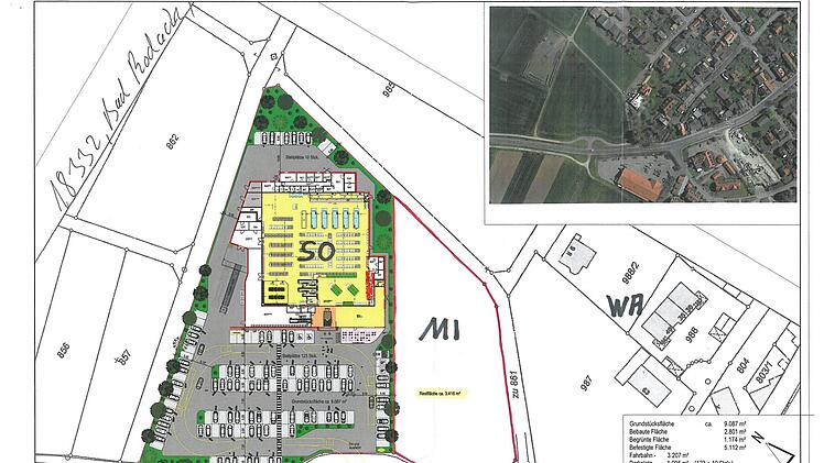 In der Hildburghäuser  Straße soll gegenüber dem jetzigen Gebäude ein neuer Edeka-Einkaufsmarkt entstehen. Die Pläne hierfür wurden dem Stadtrat jüngst vorgestellt. Plan: MIBEG