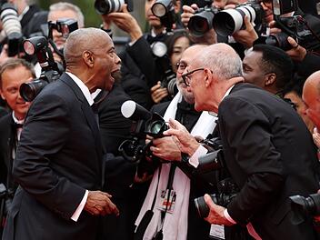 Denzel Washington legte sich auf dem roten Teppich in Cannes mit einem übergriffigen Reporter an.