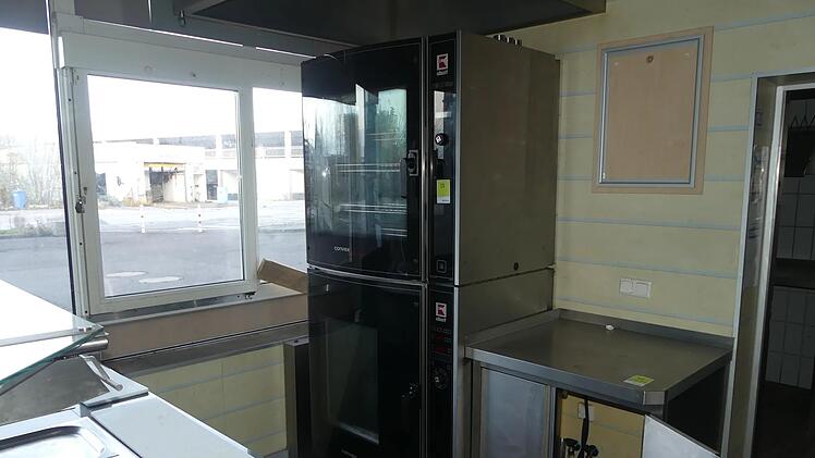 Letzter Real-Markt zu:  Alles wird versteigert - Interesse riesig