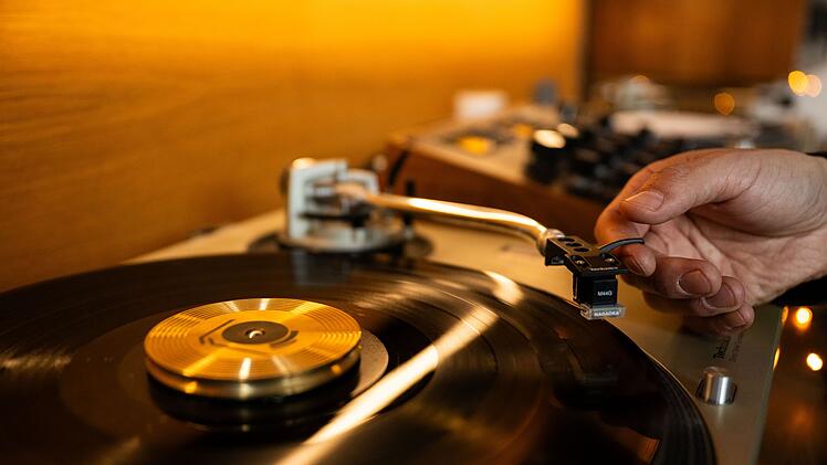 Listening Bar "Unkompress"