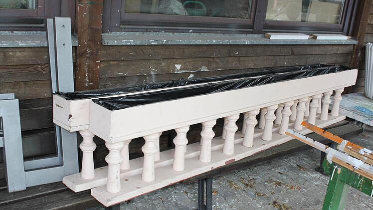 Balustrade vor dem Einbau auf den festwagen.
